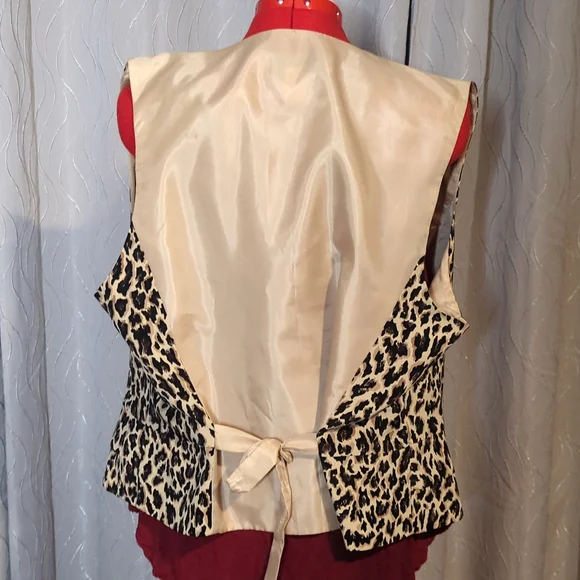 *2 for 20* Norton McNaughton Leopard vest - Picture 2 of 3